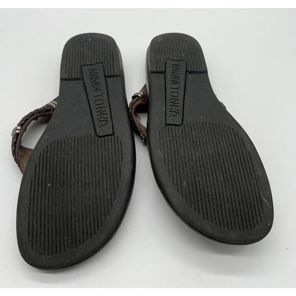 Brown Leather Minnetonka 7253 Sandals Thong Size 7 Silver Tone Medallion - Picture 4 of 4